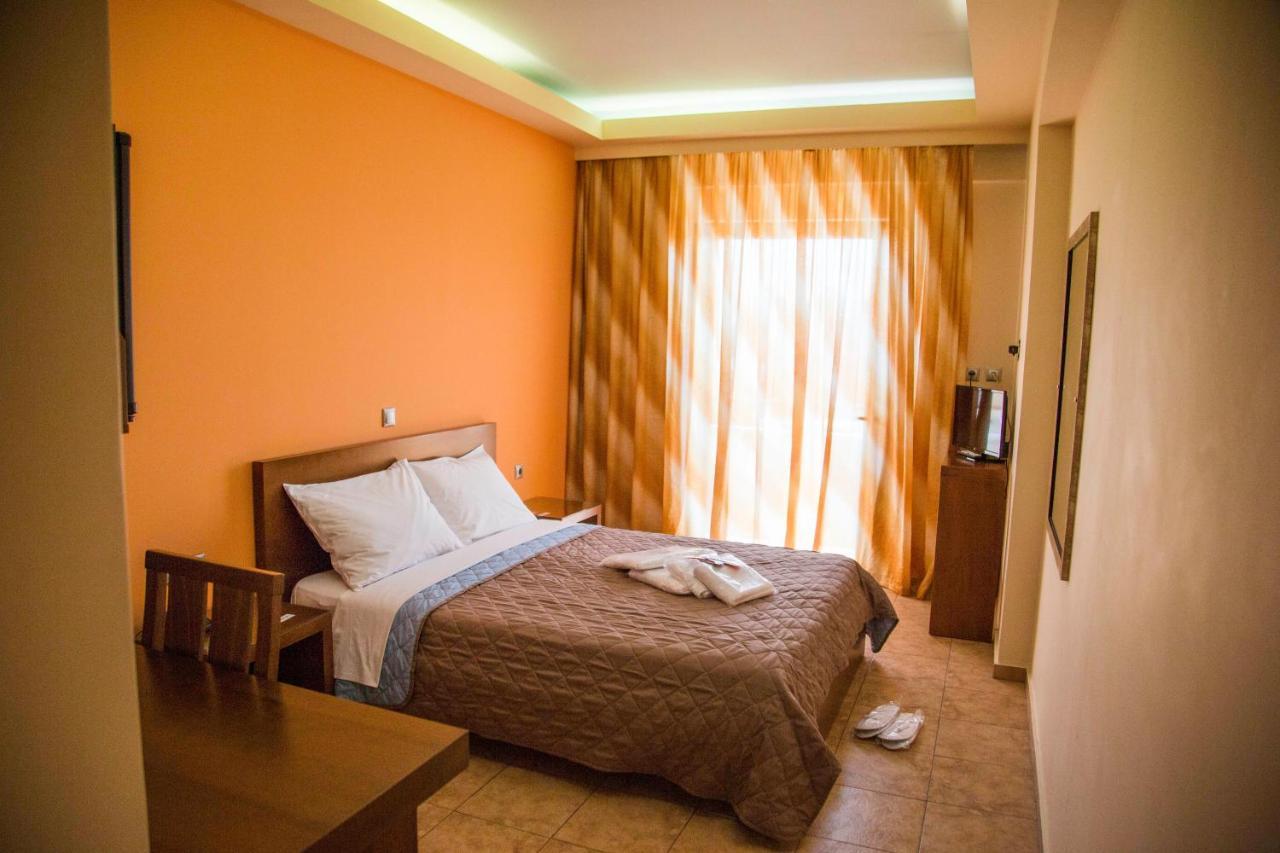 Hotel Giorgio Athena Bagian luar foto