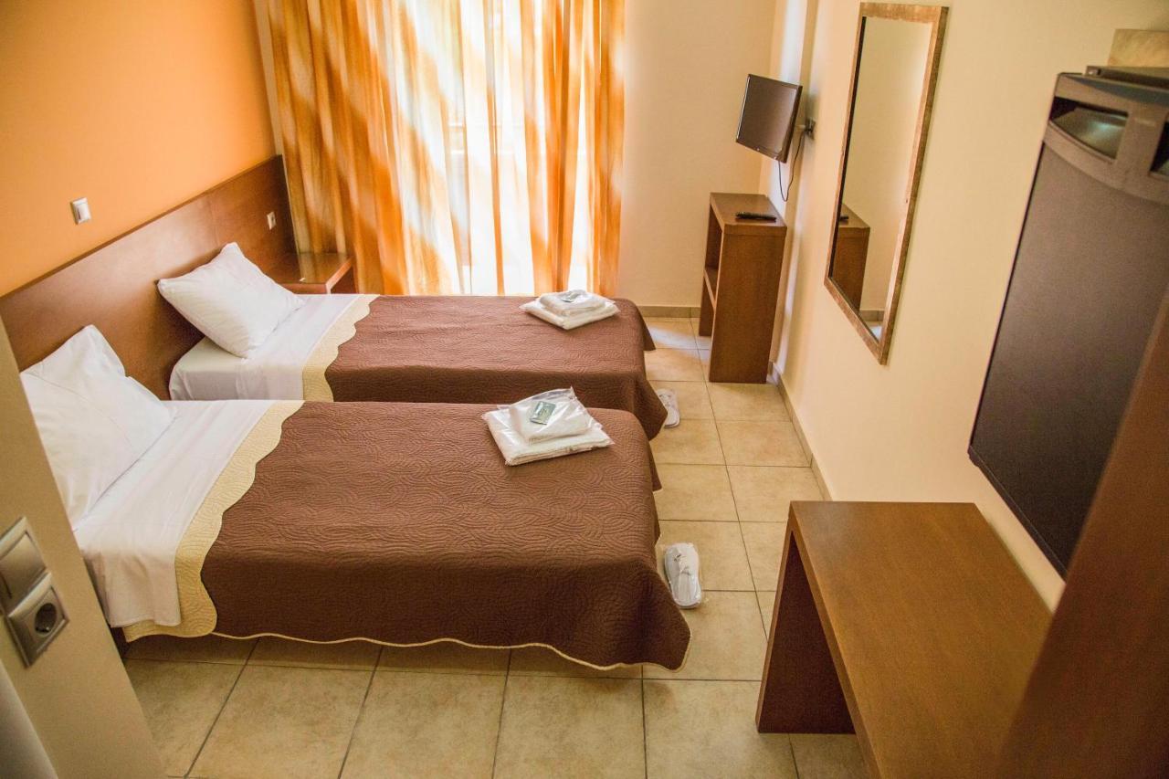 Hotel Giorgio Athena Bagian luar foto