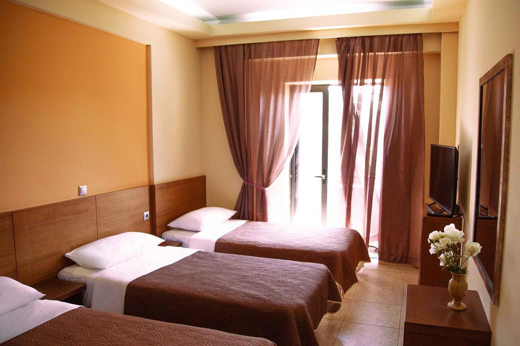 Hotel Giorgio Athena Bagian luar foto