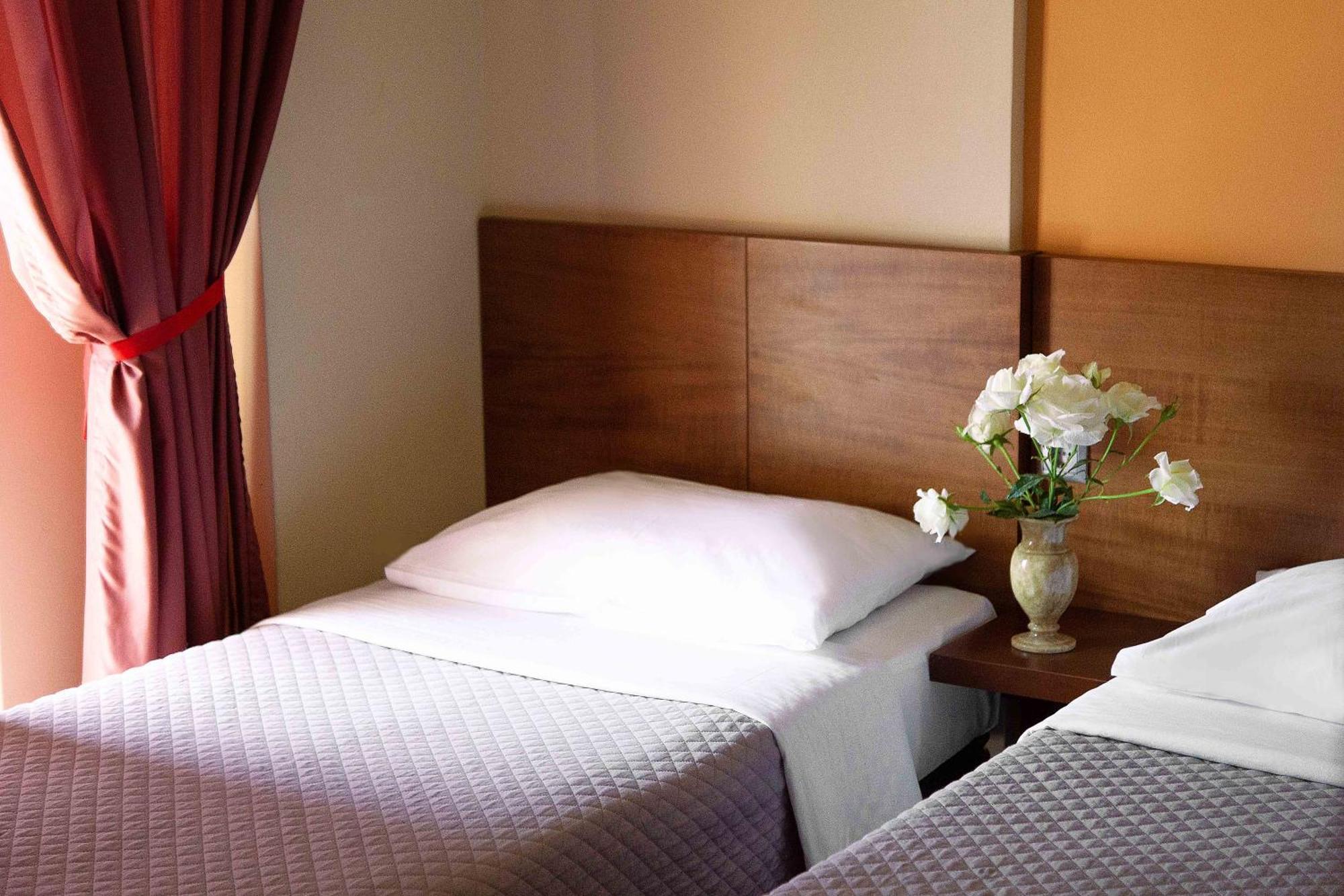 Hotel Giorgio Athena Bagian luar foto