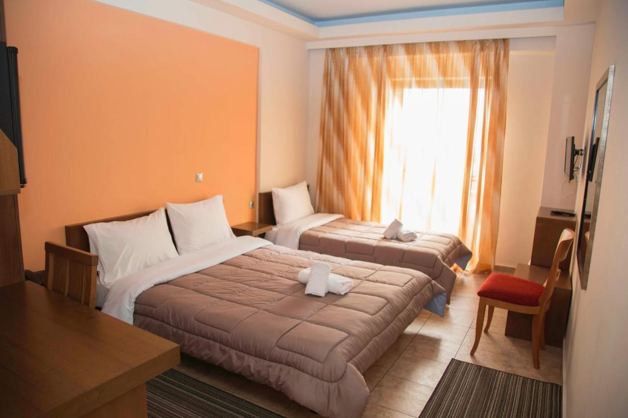 Hotel Giorgio Athena Bagian luar foto